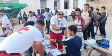 Ο Ερυθρός Σταυρός Ιεράπετρας δίπλα στους μετανάστες