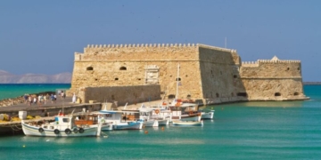Πτώση 66χρονου ημεδαπού στη θάλασσα στο λιμάνι Ηρακλείου