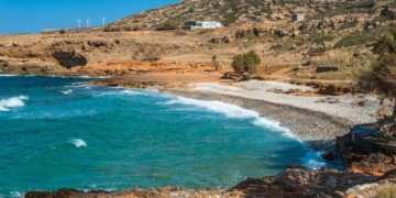 Αγ. Νικόλαος – Συναγερμός στις λιμενικές αρχές για όχημα στη θάλασσα