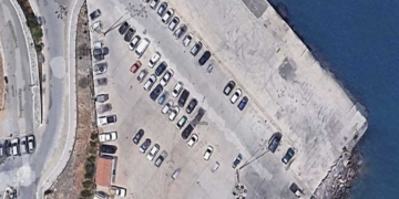 Απαγόρευση στάθμευσης στην προβλήτα του λιμανιού