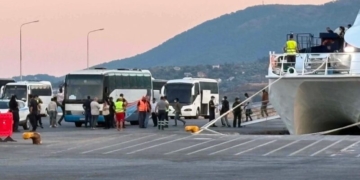Ολοκληρώθηκε και η τρίτη μεταφορά αιτούντων άσυλο από την Κρήτη στη Λέσβο