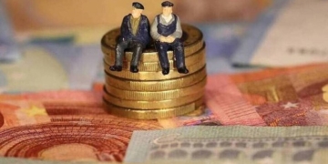 Χωρίς εισοδηματικά και περιουσιακά κριτήρια το επίδομα στους συνταξιούχους τον Νοέμβριο – Ποιοι θα λάβουν 150 ευρώ και ποιοι 400 ευρώ περισσότερα από πέρυσι