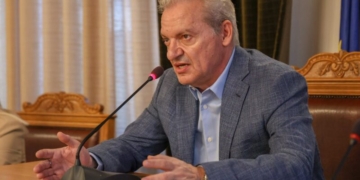 Το ιδιοκτησιακό και η αξιοποίηση της έκτασης του αεροδρομίου Ηρακλείου στο Δημοτικό Συμβούλιο από τον Αλέξη Καλοκαιρινό
