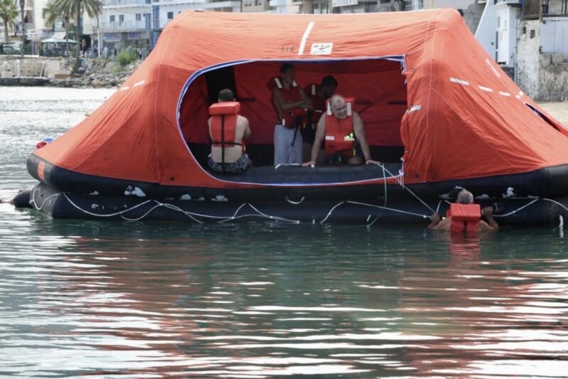 Εντυπωσιακή προσομοίωση ναυαγίου και μεγάλη συμμετοχή στην πρώτη ημέρα των δράσεων «Safe Greece» στο Δήμο Χερσονήσου
