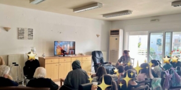 Μια αγκαλιά για την Τρίτη Ηλικία