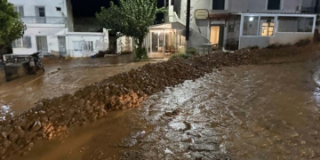 Δύσκολη νύχτα στα Φλαμουριανά από την έντονη κακοκαιρία (ΒΙΝΤΕΟ)