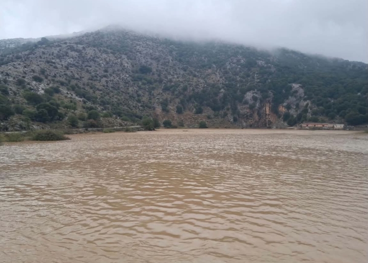 Ο Χωνός «πνίγηκε» στα νερά και θυμίζει πλέον λίμνη