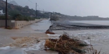 Λόγω των ζημιών από τις βροχοπτώσεις έχει διακοπεί η κυκλοφορία