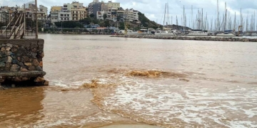Ο Ξεροπόταμος του Αγίου Νικολάου συνεχίζει να κατεβάζει νερά! (βίντεο)