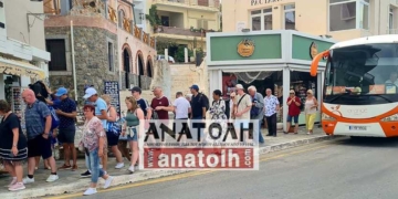 Τουριστικά λεωφορεία στον παραλιακό: Η «επόμενη ημέρα» της διπλής κατεύθυνσης