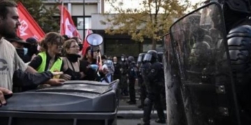 Μαθητικές κινητοποιήσεις στη Γαλλία: Σχεδόν 2.000 προσαγωγές, πάνω από 300 τραυματίες – Οι αποκλεισμοί εξαπλώνονται σε πανεπιστήμια