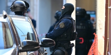 Κολωνός: Φωτογραφίες-ντοκουμέντα από την έκρηξη – Πού στρέφουν τις έρευνες οι Αρχές