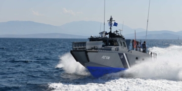 Έξι νεκροί μετά από σύγκρουση ταχύπλοου με σκάφος του Λιμενικού νότια της Λέσβου – Συνελήφθη διακινητής